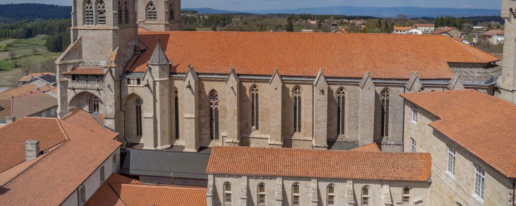 L'abbatiale et le cloitre